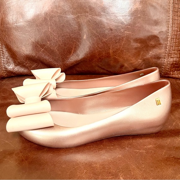 Metallic Blush Pink & Rose Gold Dusted Jelly Wedge Flats With Bow Design Detail - Picture 2 of 10